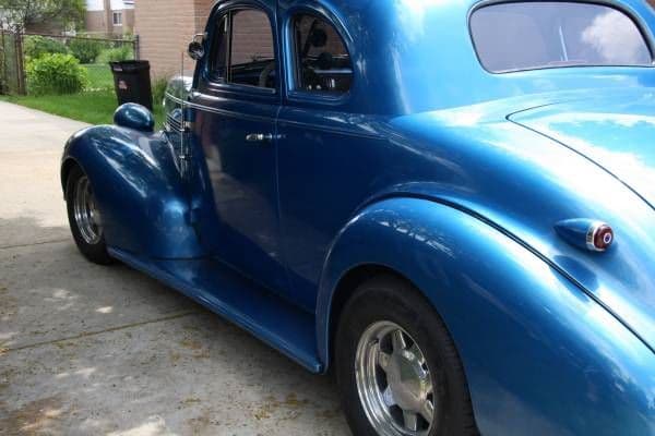 1939 Chevrolet Deluxe Coupe thumbnail 4