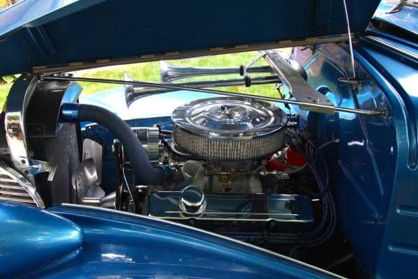 1939 Chevrolet Deluxe Coupe thumbnail 3
