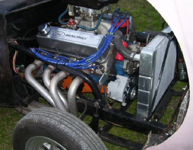 1942 Ford Deluxe thumbnail 3