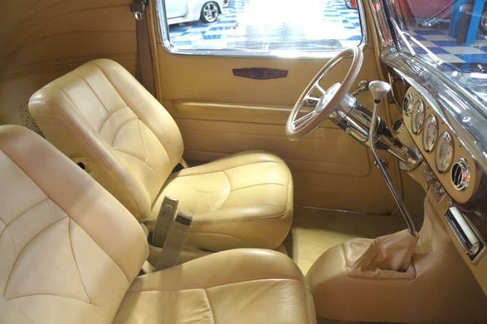 1935 Packard Model 1201 thumbnail 3