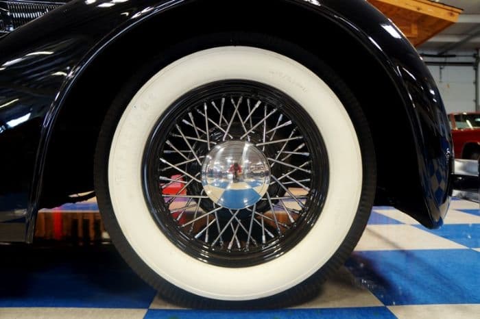 1935 Packard Model 1201 thumbnail 4