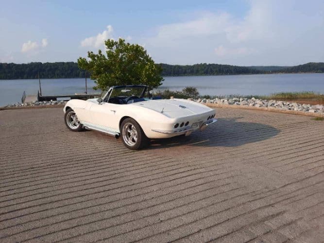 1965 Chevrolet Corvette thumbnail 3