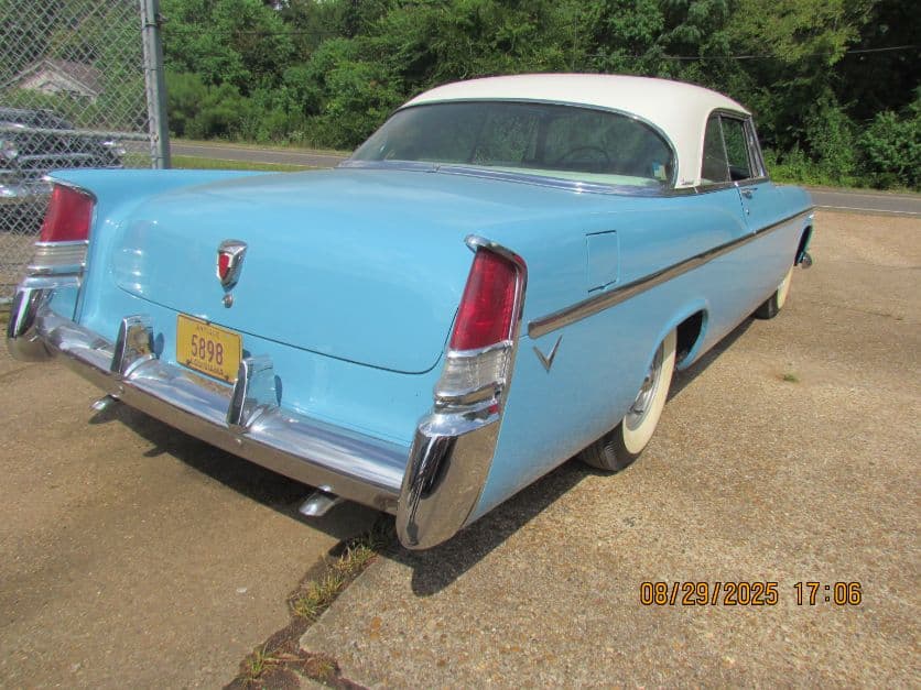 1956 Chrysler Windsor Nassau thumbnail 4