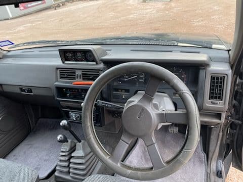 1991 Nissan Pickup thumbnail 17