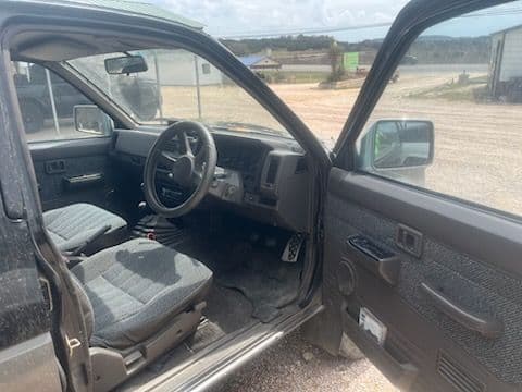1991 Nissan Pickup thumbnail 11