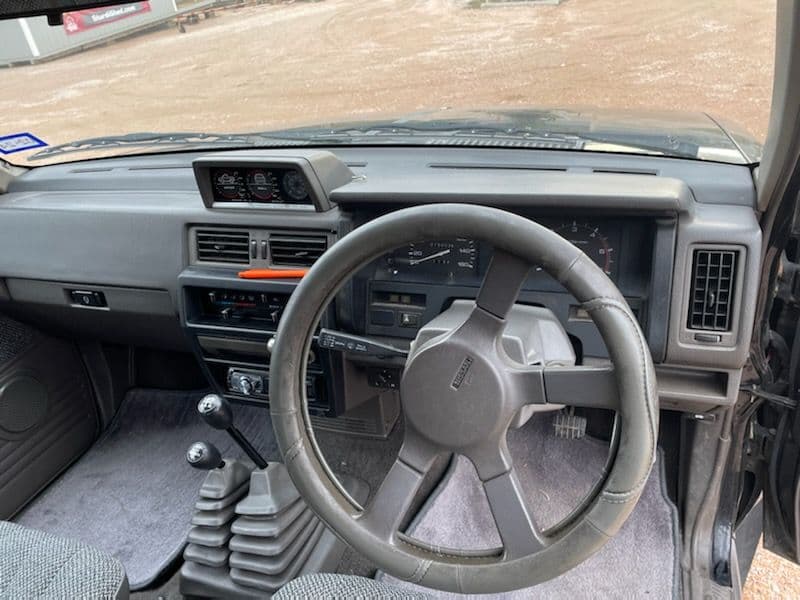 1991 Nissan Pickup thumbnail 7