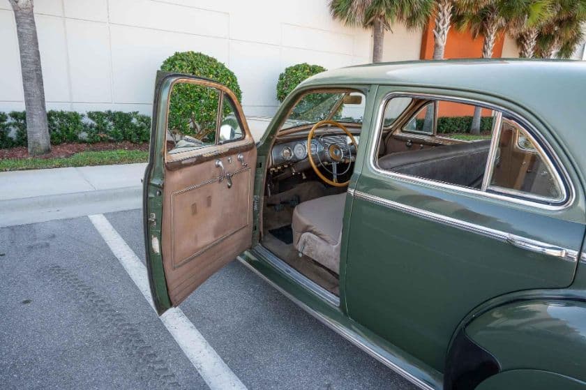 1940 Buick Roadmaster thumbnail 6