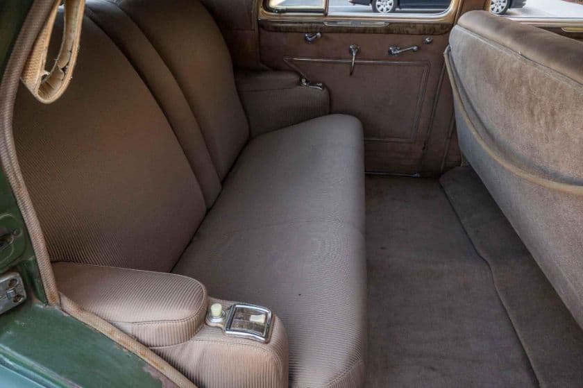 1940 Buick Roadmaster thumbnail 9