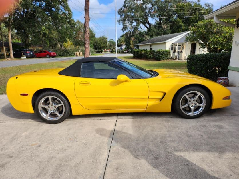 2002 Chevrolet Corvette Convertible thumbnail 16