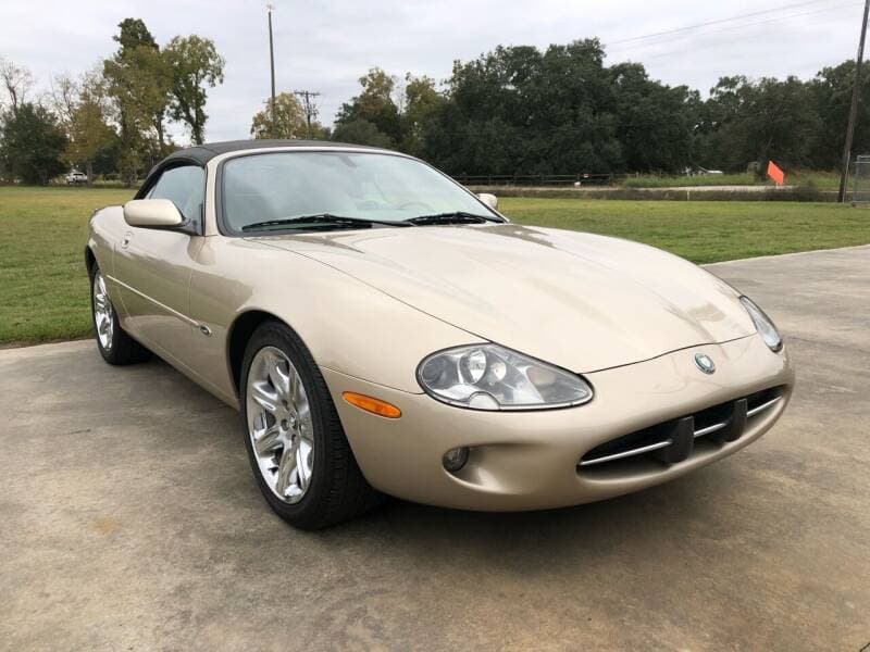 2000 Jaguar XK8 — photo 1