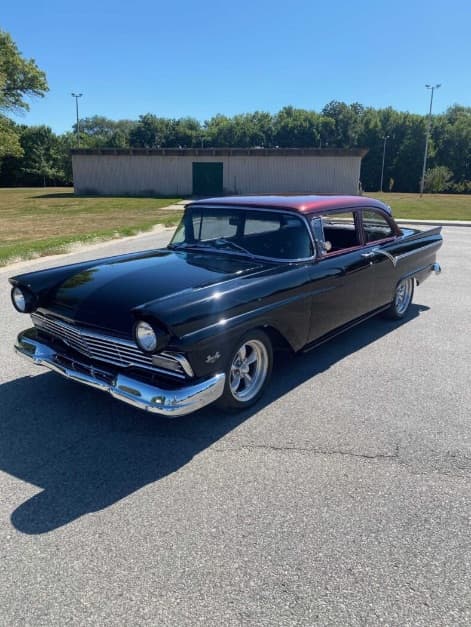 1957 Ford Custom — photo 1