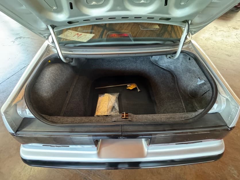 1988 Ford Thunderbird thumbnail 21