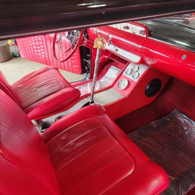 1954 Lincoln Capri thumbnail 3