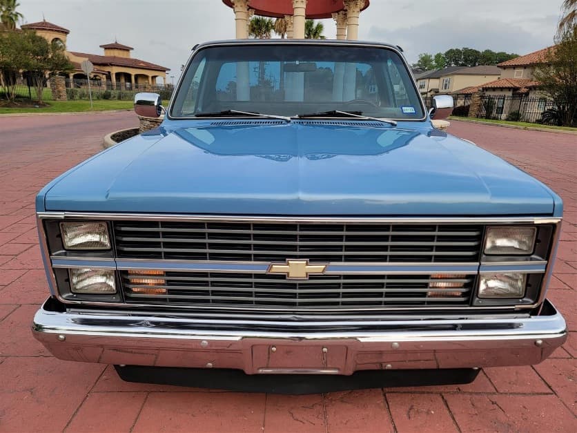 1984 Chevrolet C10 Silverado thumbnail 3