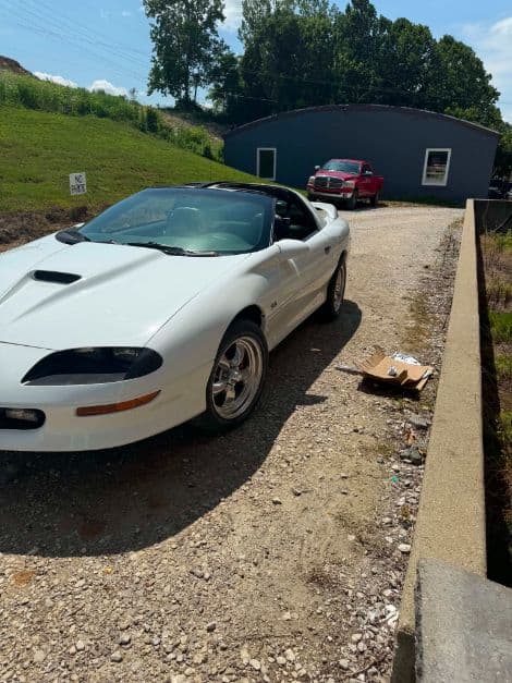 1997 Chevrolet Camaro Z28 thumbnail 3