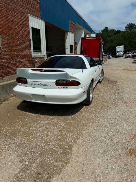 1997 Chevrolet Camaro Z28 thumbnail 5