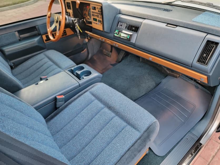 1988 Chevrolet C1500 Silverado thumbnail 8