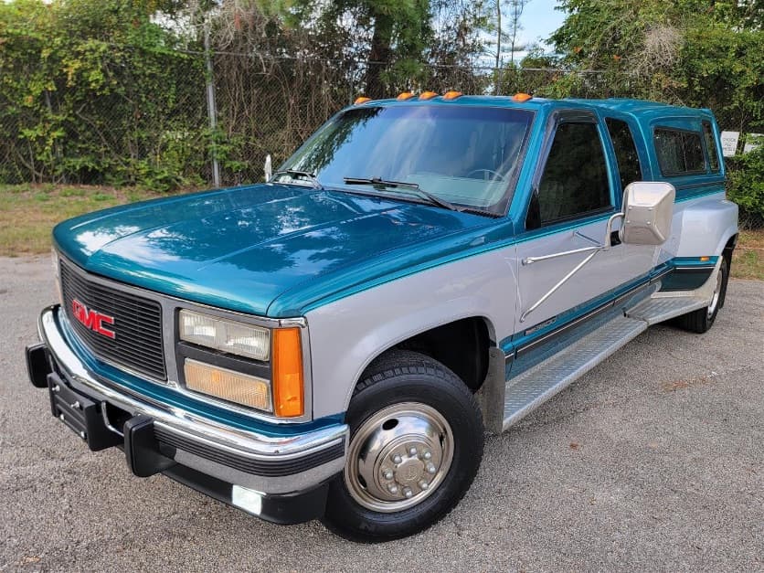 1993 GMC C3500 Sierra SLE — photo 1