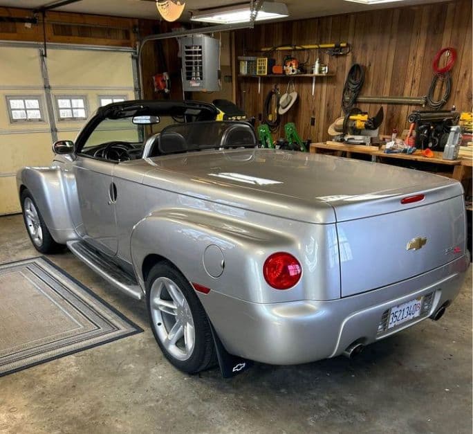 2004 Chevrolet SSR thumbnail 4