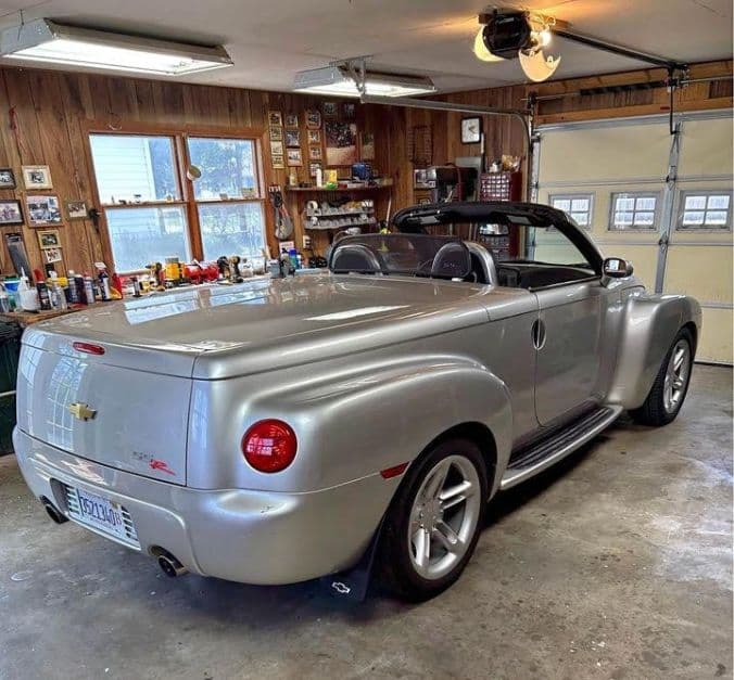 2004 Chevrolet SSR — photo 1