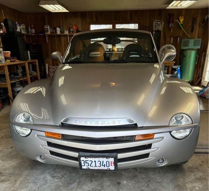 2004 Chevrolet SSR thumbnail 3
