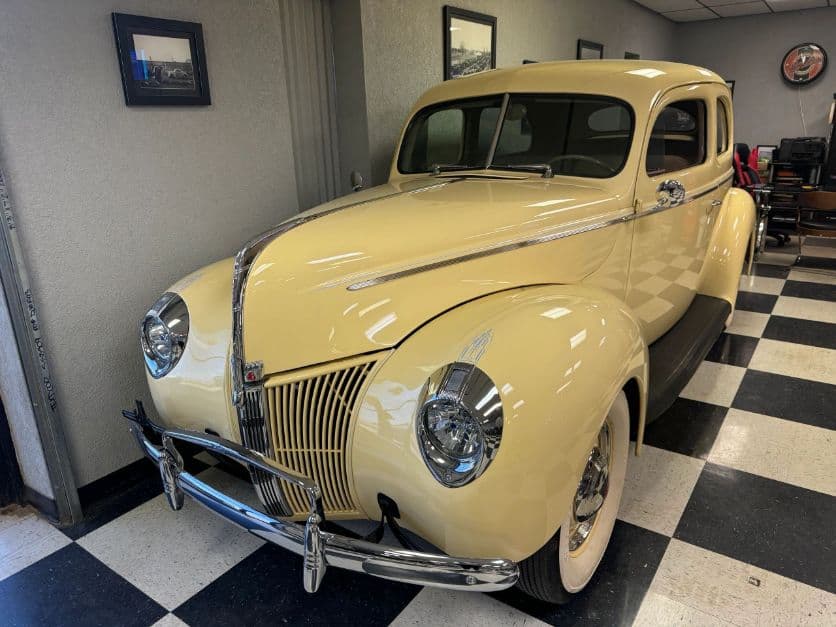 1940 Ford Tudor — photo 1