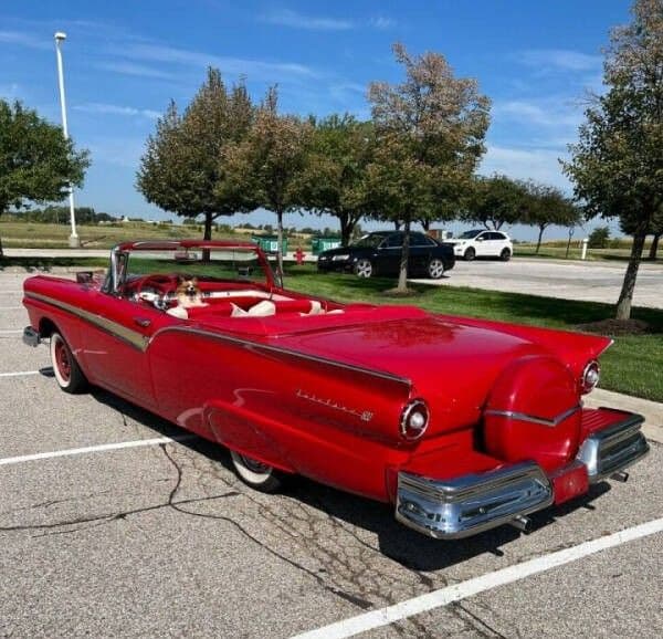1957 Ford Fairlane 500 thumbnail 4