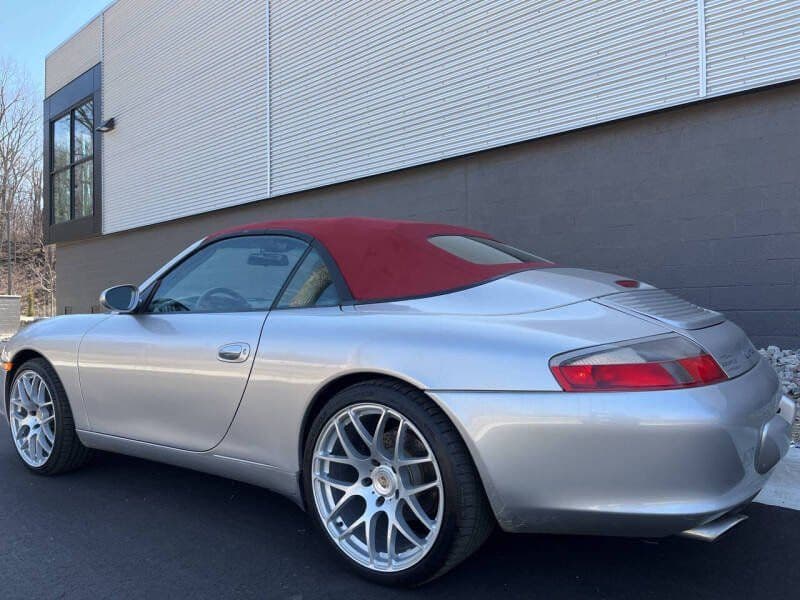 2002 Porsche 911 Carrera thumbnail 5