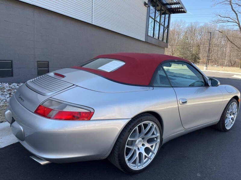 2002 Porsche 911 Carrera thumbnail 6