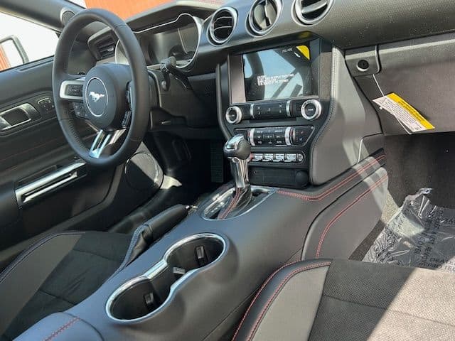 2019 Ford Mustang GT California Special thumbnail 28