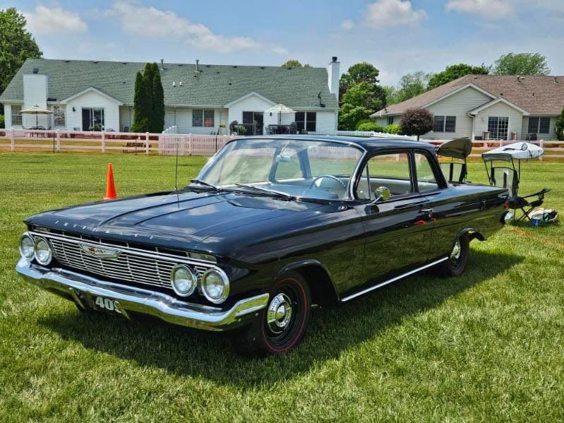1961 Chevrolet Biscayne — photo 1