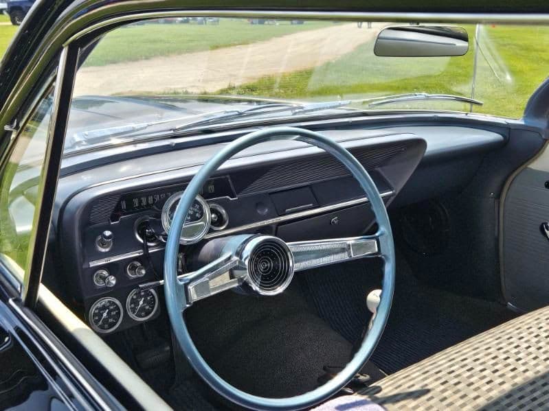 1961 Chevrolet Biscayne thumbnail 6