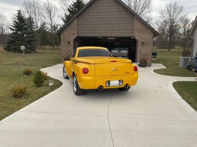 2004 Chevrolet SSR Convertible-Pickup thumbnail 5