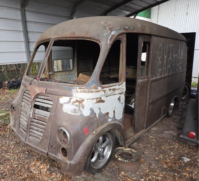 1951 International Metro Bread Truck — photo 1