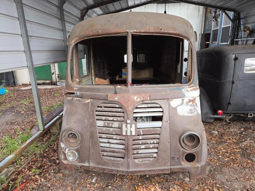 1951 International Metro Bread Truck thumbnail 3