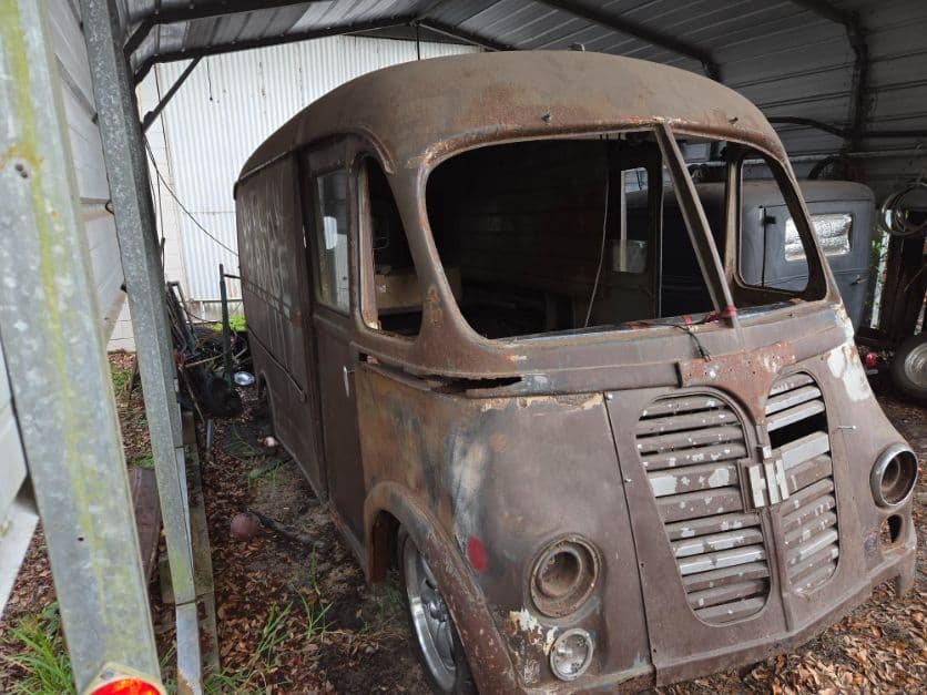 1951 International Metro Bread Truck thumbnail 4