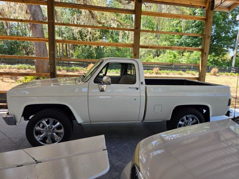 1981 GMC Sierra Classic thumbnail 3