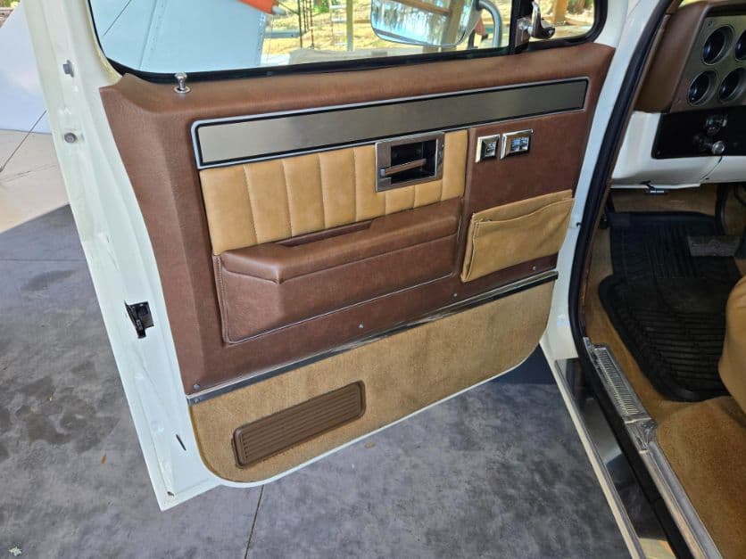 1981 GMC Sierra Classic thumbnail 6