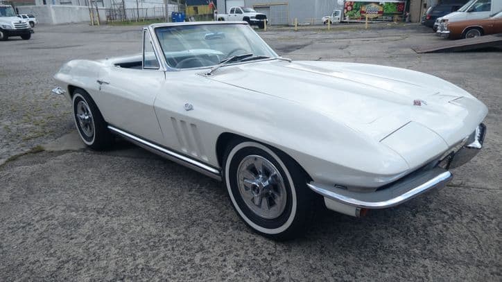 1965 Chevrolet Corvette Roadster thumbnail 13