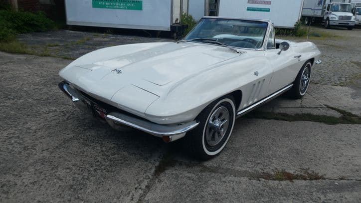 1965 Chevrolet Corvette Roadster thumbnail 3
