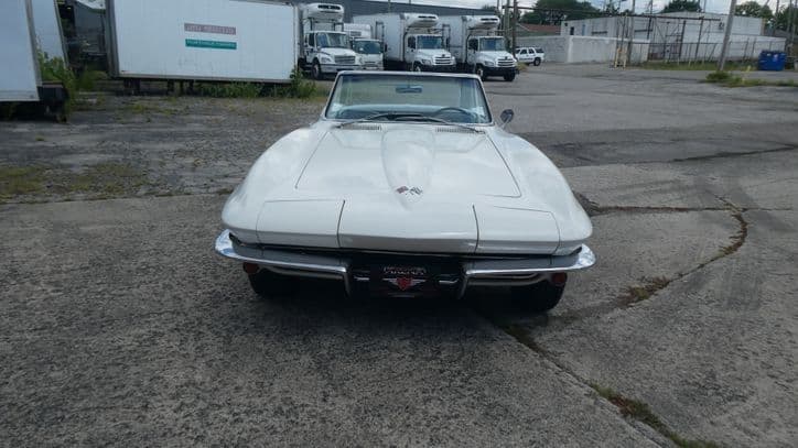 1965 Chevrolet Corvette Roadster thumbnail 4