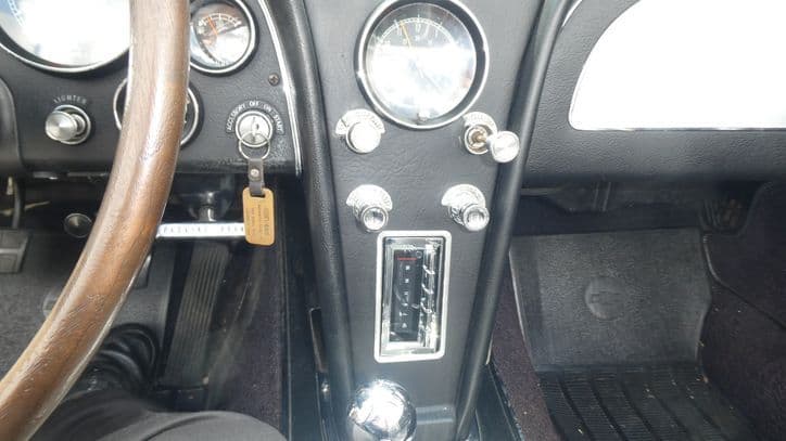 1965 Chevrolet Corvette Roadster thumbnail 6
