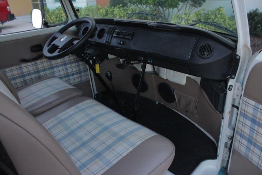 1992 Volkswagen Bus thumbnail 3