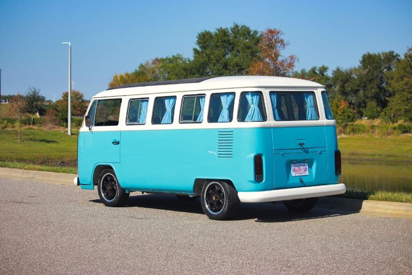 1992 Volkswagen Bus thumbnail 15