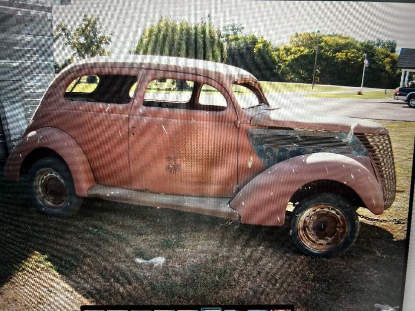 1937 Ford 2 Door — photo 1