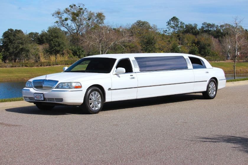 2004 Lincoln Limousine — photo 1