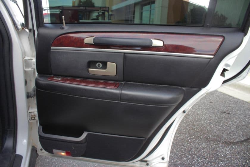 2004 Lincoln Limousine thumbnail 9