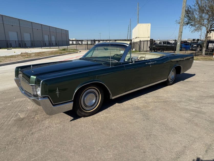 1966 Lincoln Continental Convertible thumbnail 6