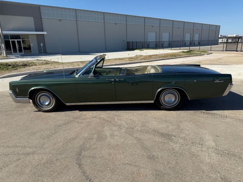 1966 Lincoln Continental Convertible thumbnail 5