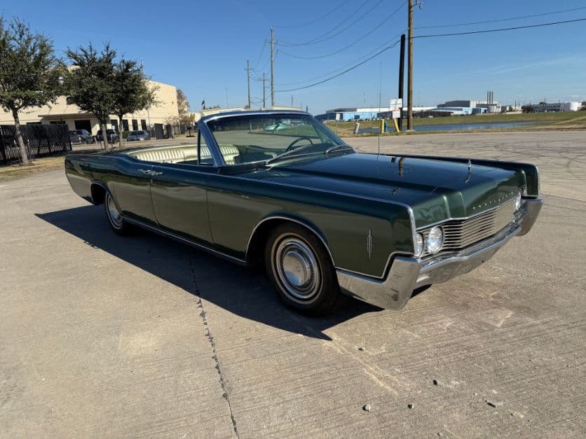 1966 Lincoln Continental Convertible — photo 1